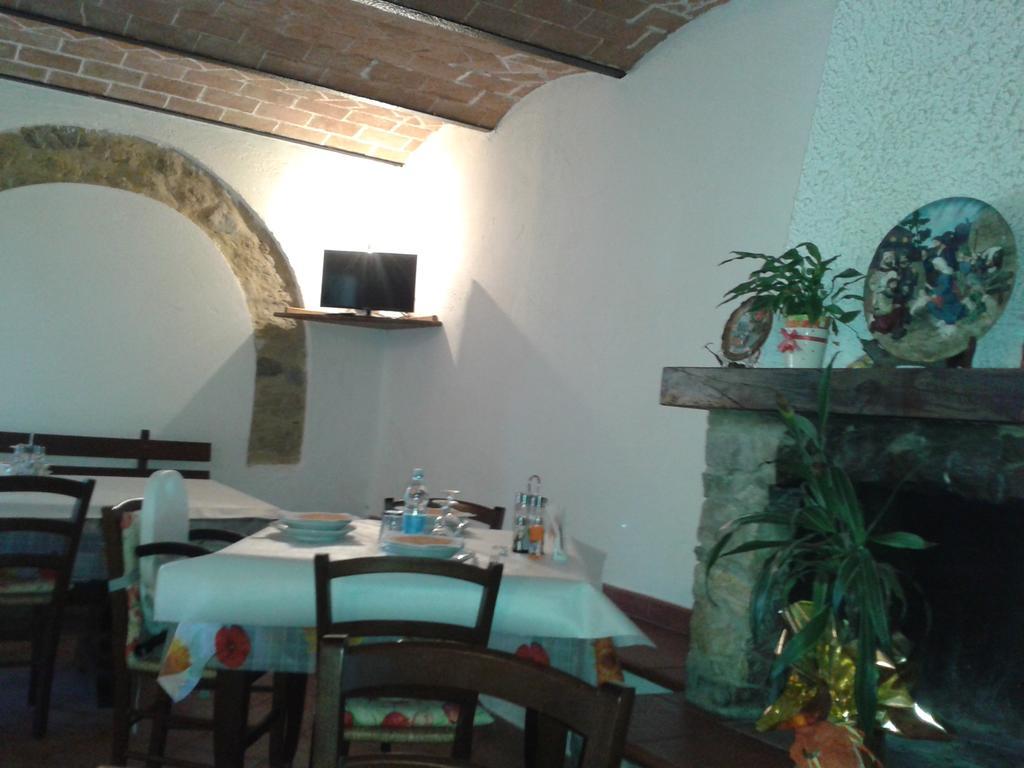 Agriturismo Santa Chiara Pomarance Extérieur photo